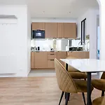 Entire Paris, 3rd Floor With Elevator *