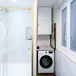 Entire Paris, 3rd Floor With Elevator Apartment *