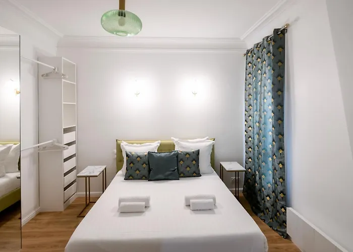 Entire Paris, 3rd Floor With Elevator Appartement