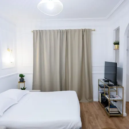 Entire Paris, 3rd Floor With Elevator * Paříž