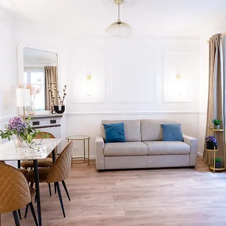 Entire Paris, 3rd Floor With Elevator *